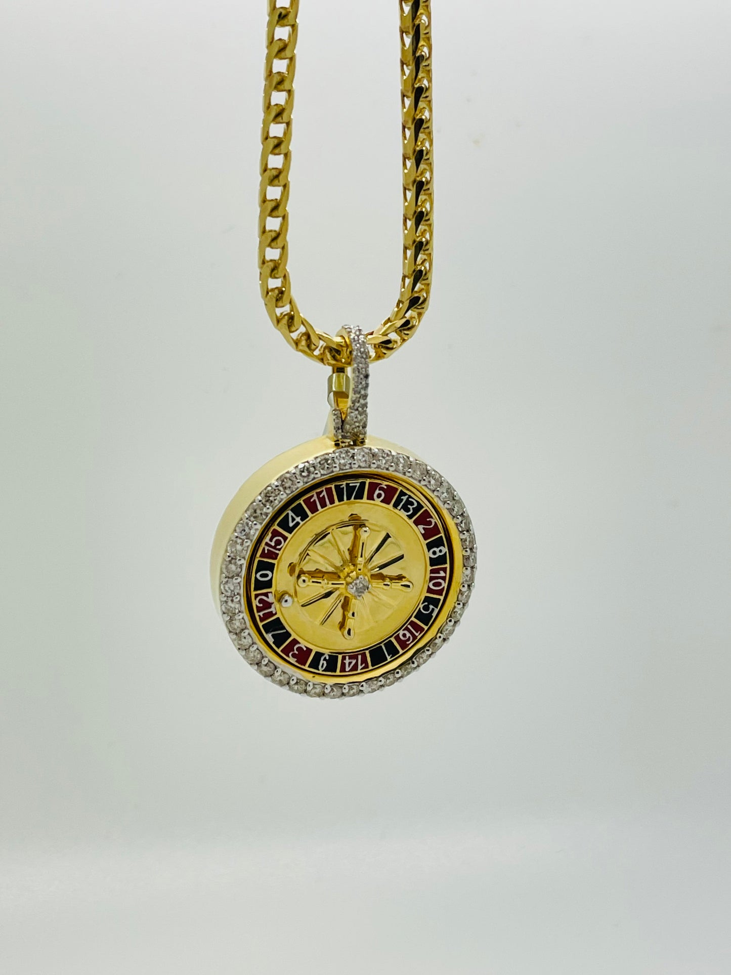 2ckw 10k Diamond Wheel charm