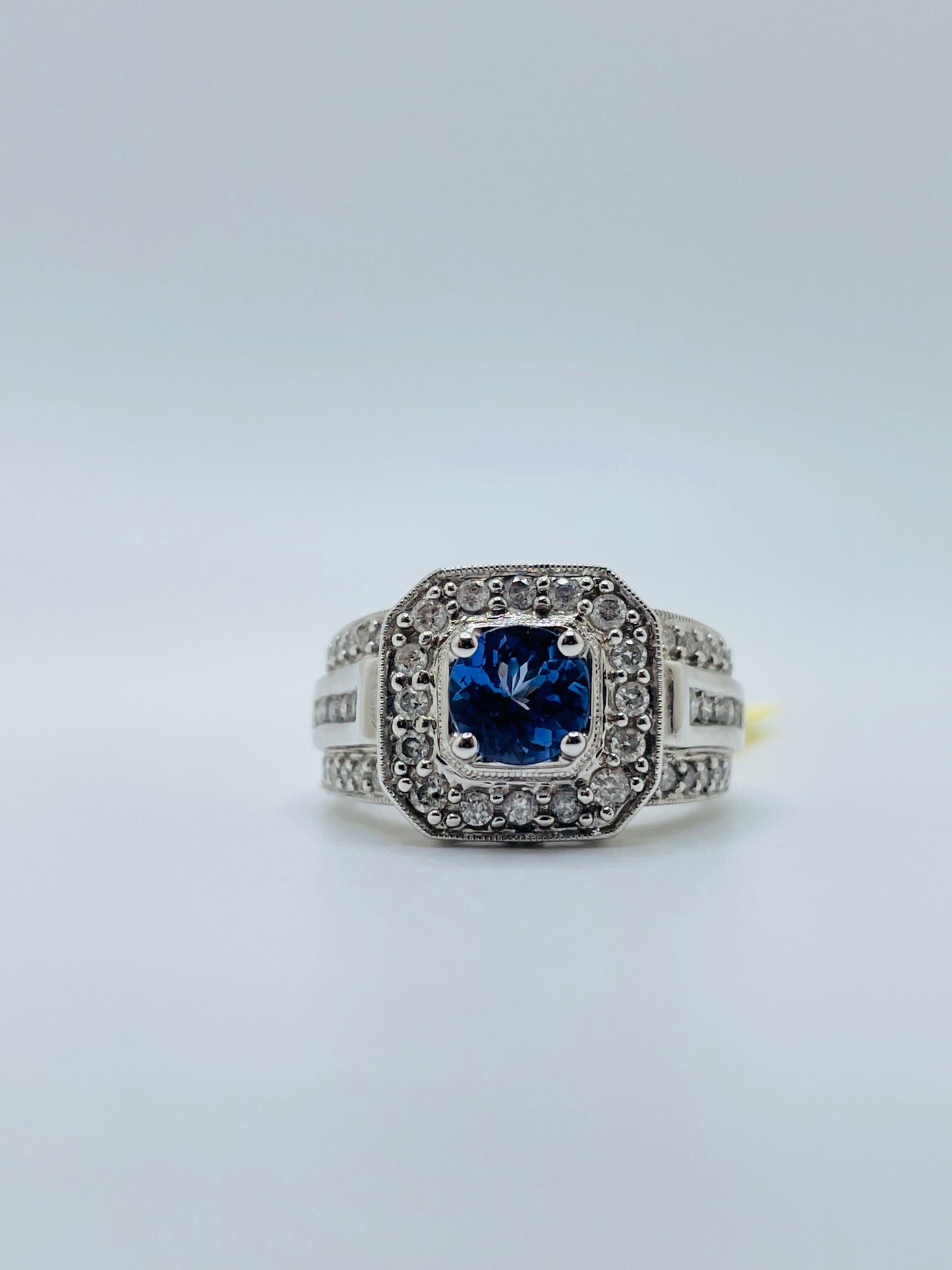 14Kt Gold 2ct Diamond Ring