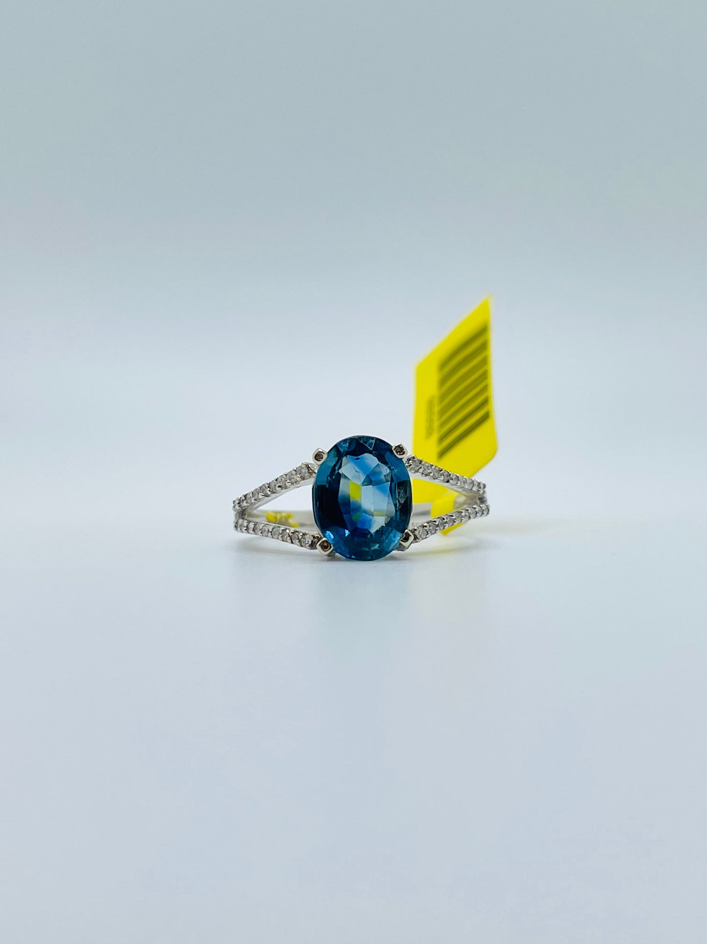 14Kt Gold 2ct Diamond Ring