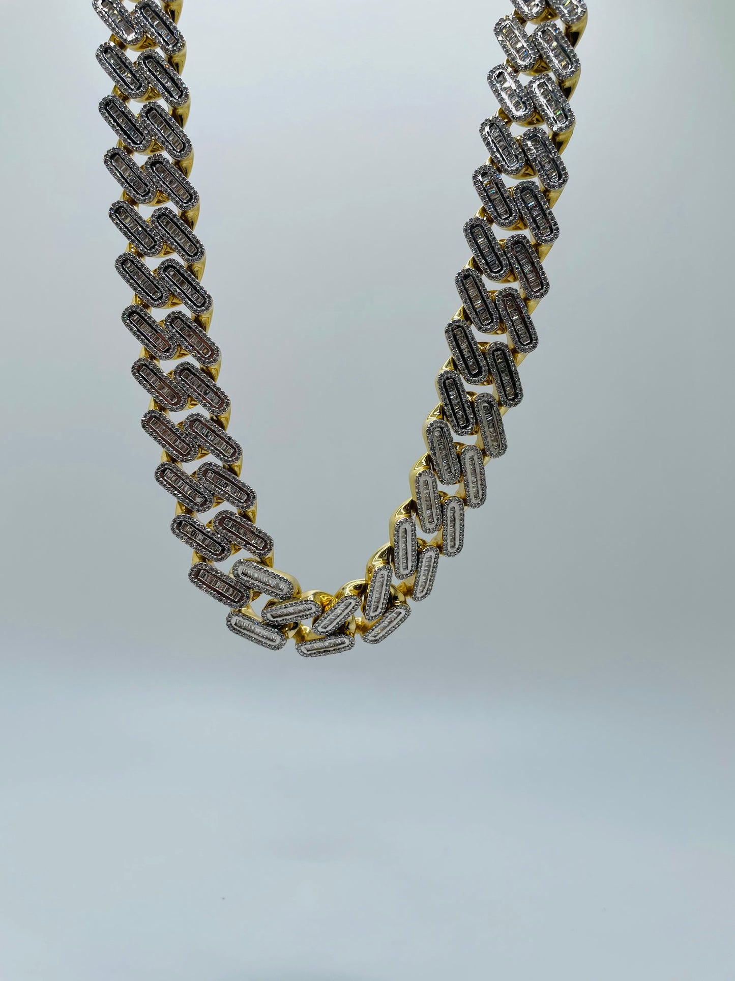 10Kt Gold and 20cwt Diamond Chain