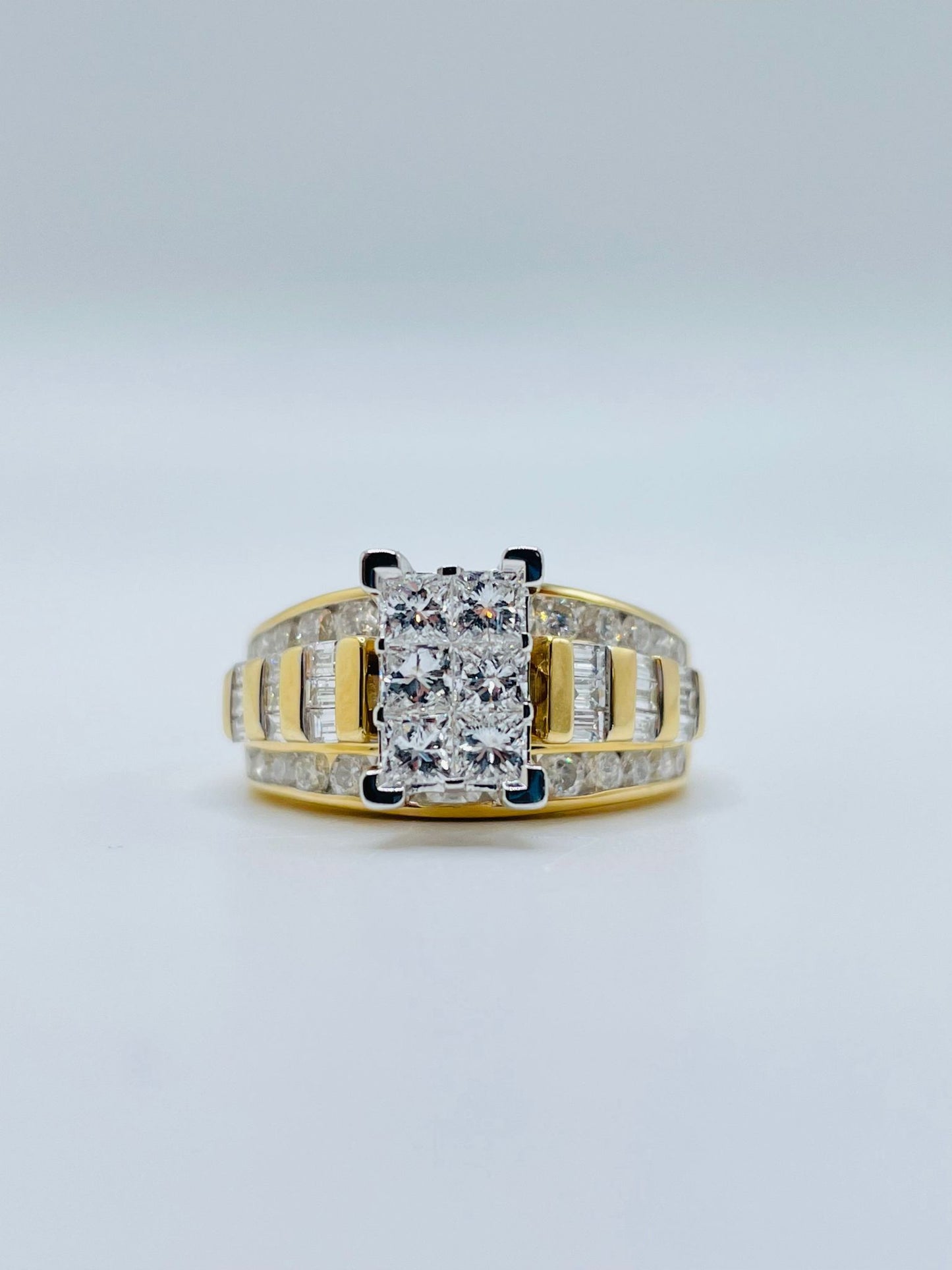 10kt Gold 2cwt Diamond Ring