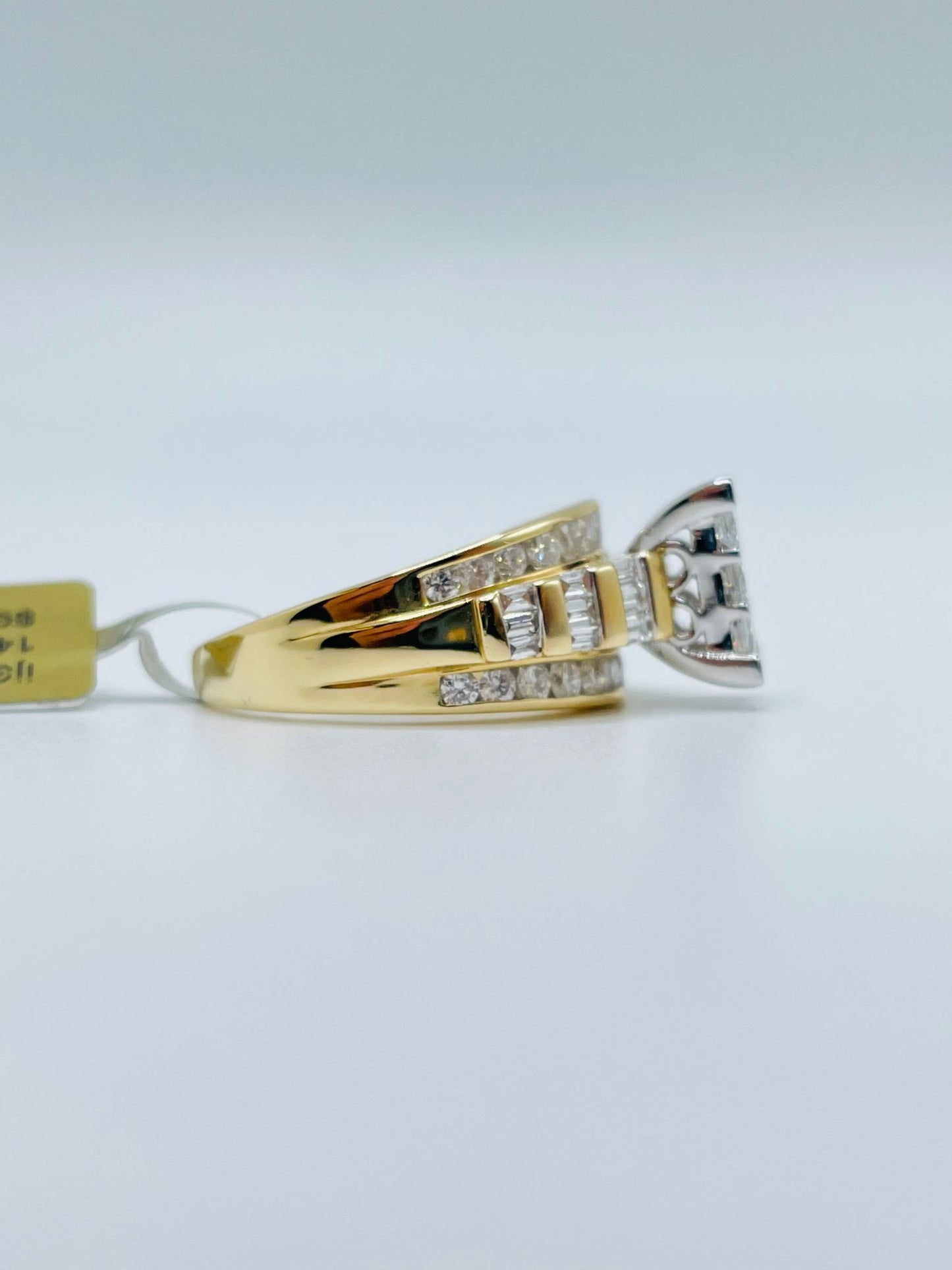 10kt Gold 2cwt Diamond Ring